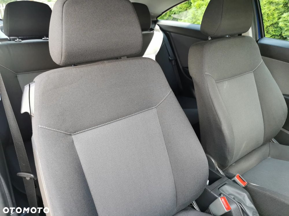 Opel Astra III GTC 1.4 Cosmo - 5