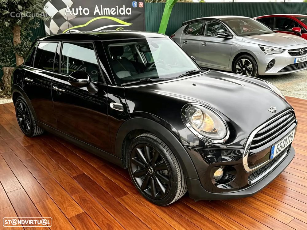 MINI 5 Portas Cooper D Auto - 4