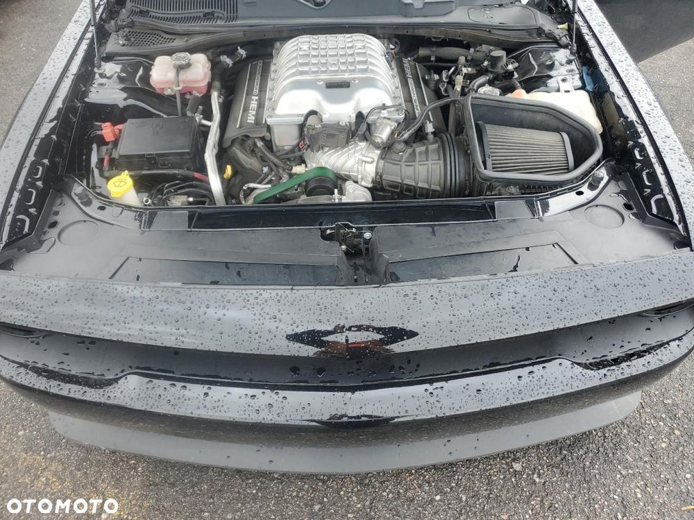 Dodge Challenger - 11