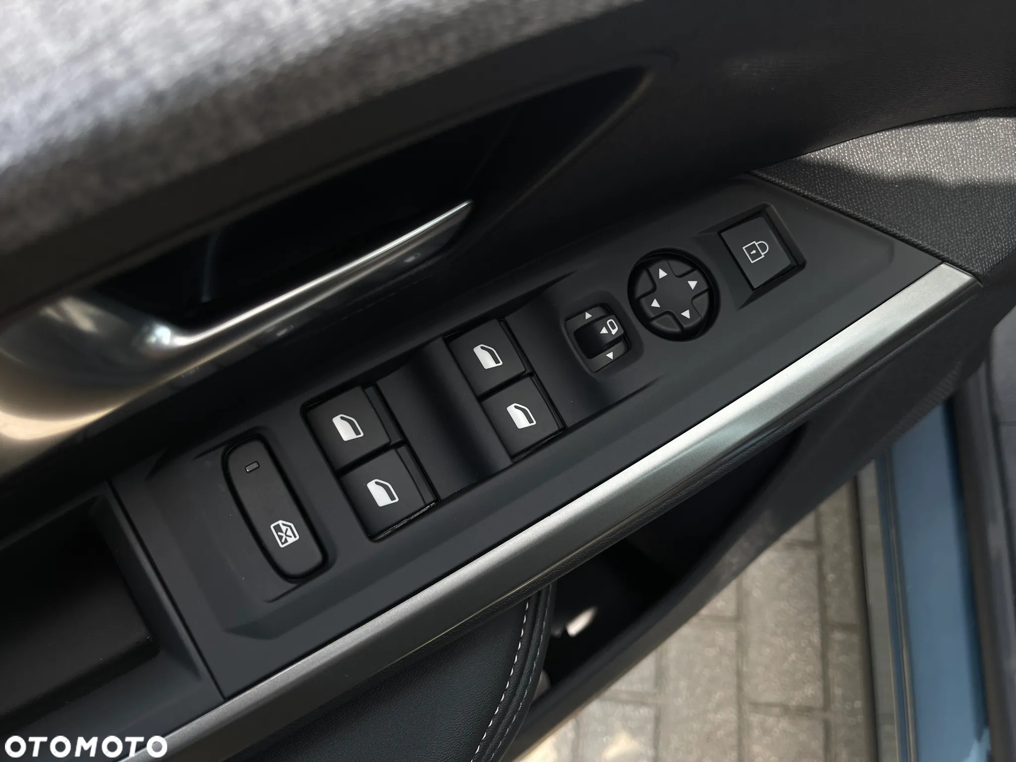 Peugeot 3008 1.2 PureTech mHEV Allure e-DCS6 - 10