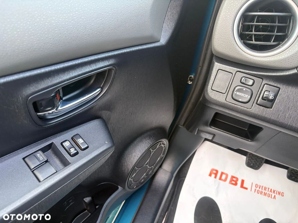 Toyota Yaris 1.33 VVT-i Lounge - 29