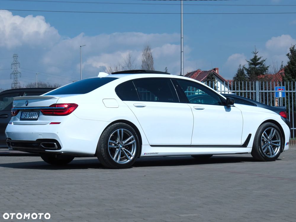 BMW Seria 7 750Li xDrive - 37