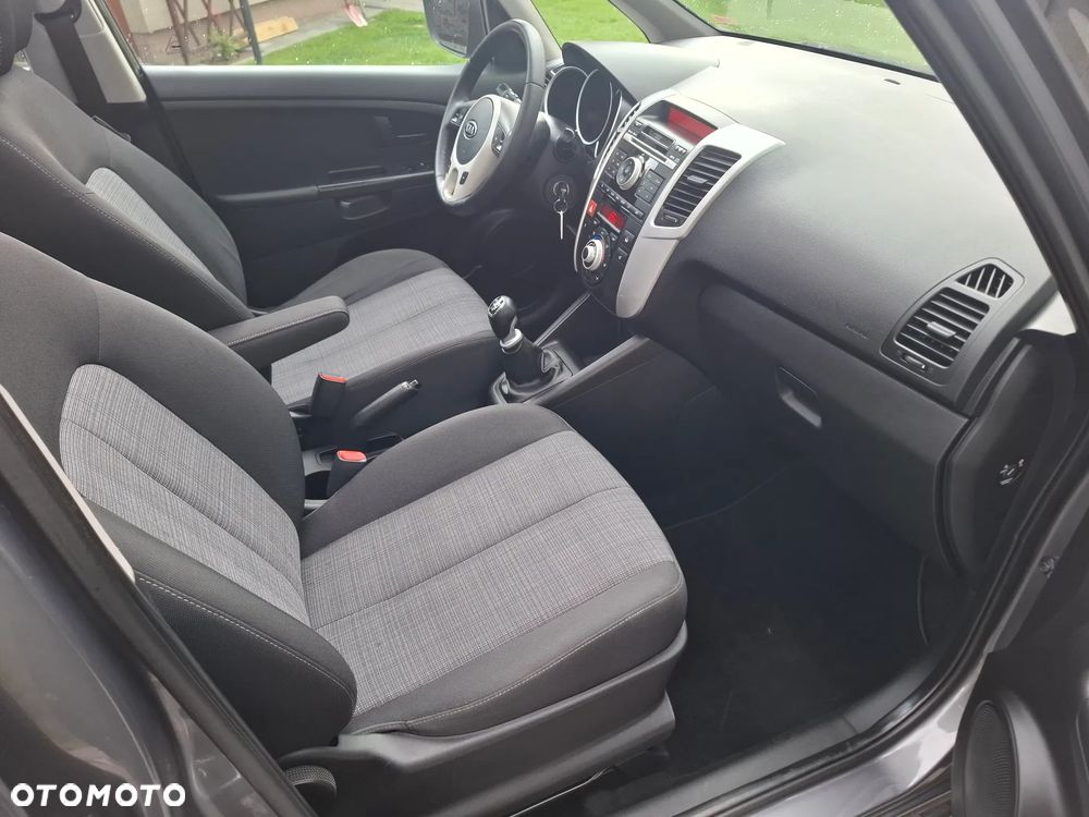 Kia Venga - 30