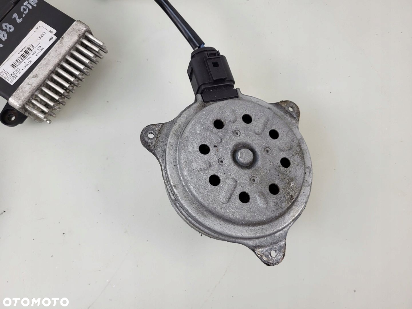 AUDI A4 B8 LIFT 2.0 TDI MODUŁ WENTYLATORÓW PRZEKAŹNIK SILNIK WENTYLATORA - 4