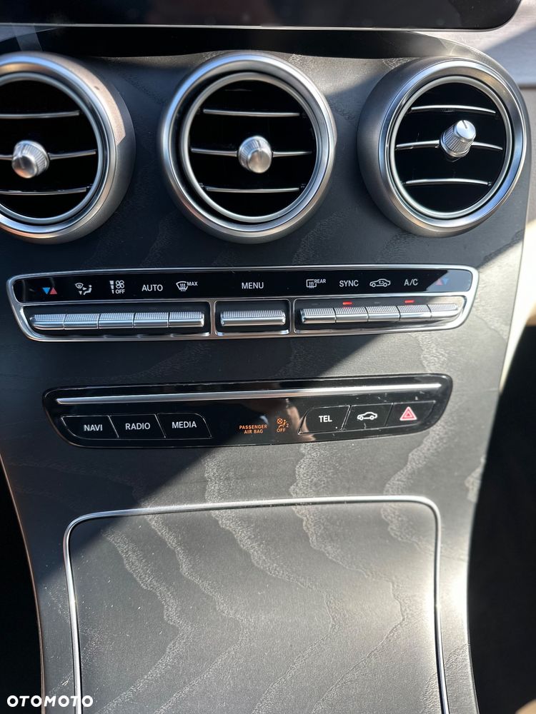 Mercedes-Benz Klasa C 300 4MATIC 9G-TRONIC - 18