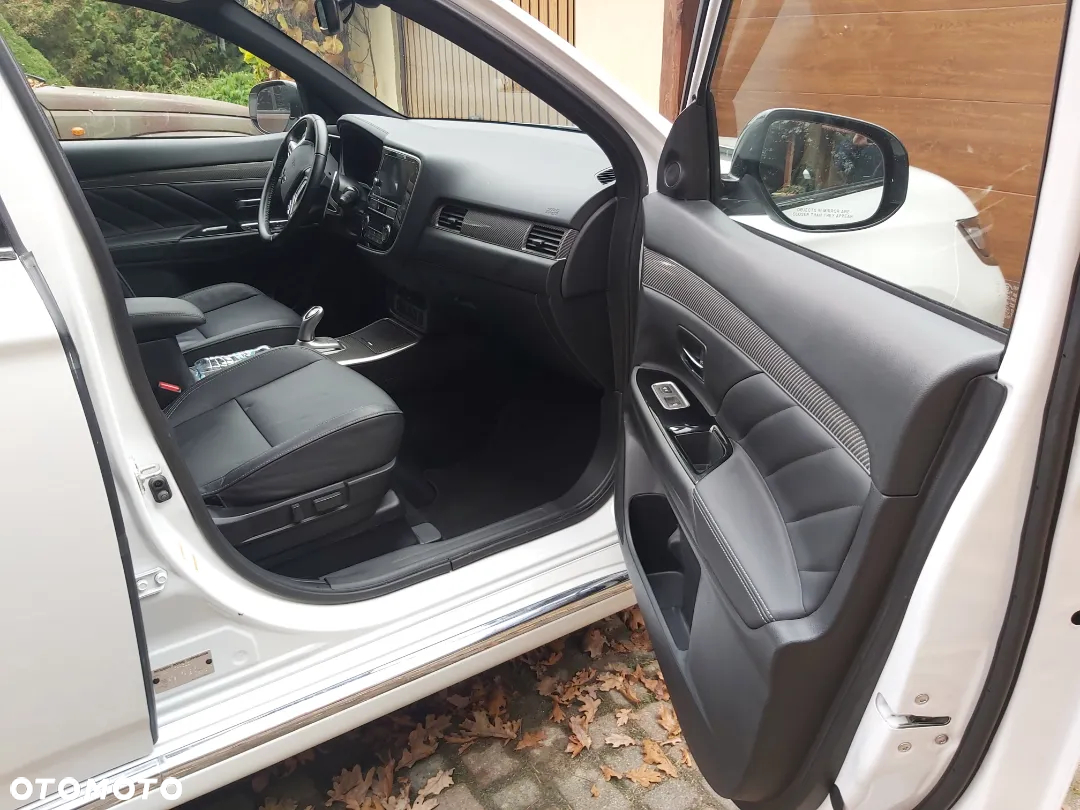 Mitsubishi Outlander - 10