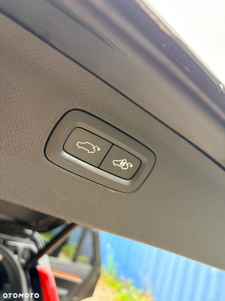Volvo XC 90 T6 AWD Geartronic Momentum - 31