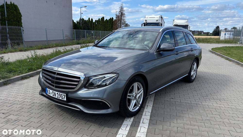 Mercedes-Benz Klasa E 220 d 9G-TRONIC Exclusive - 2