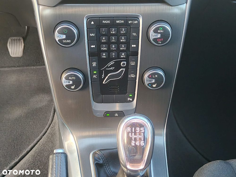 Volvo V40 Cross Country - 31