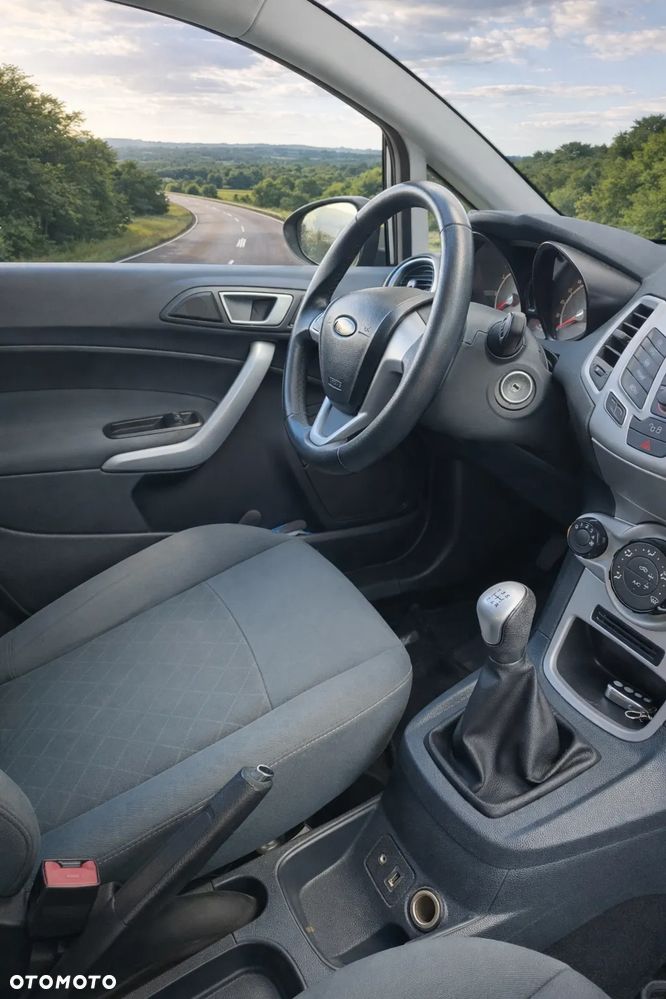 Ford Fiesta 2012 photo 5