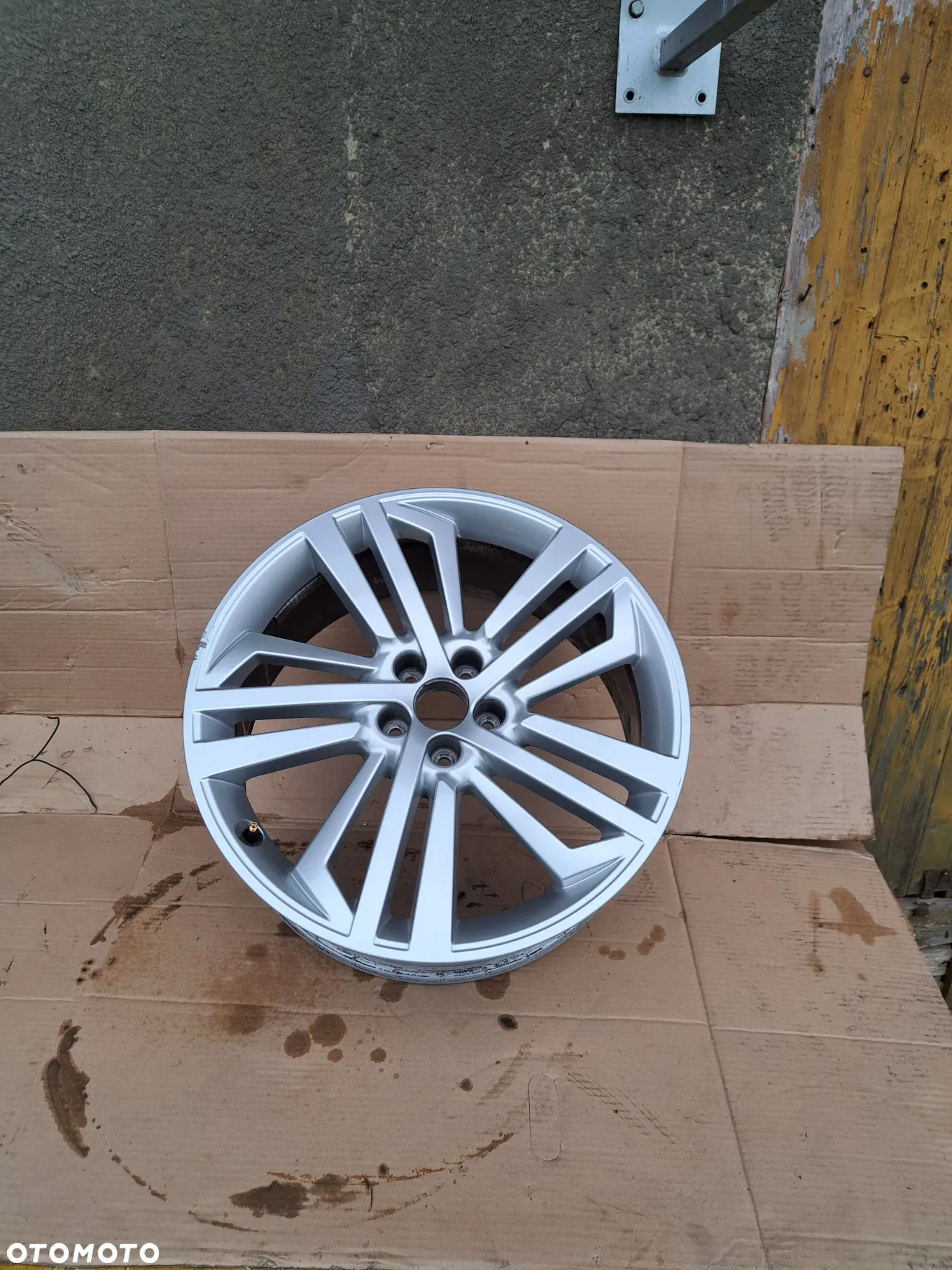Felga Aluminiowa Audi Q5 Q-5 II FY E 8.0Jx20H2 ET 39 80A601025L - 2