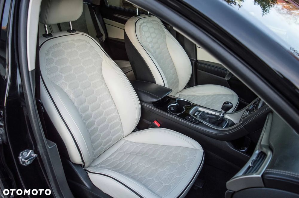 Ford Mondeo Turnier 2.0 TDCi Start-Stopp Vignale - 29