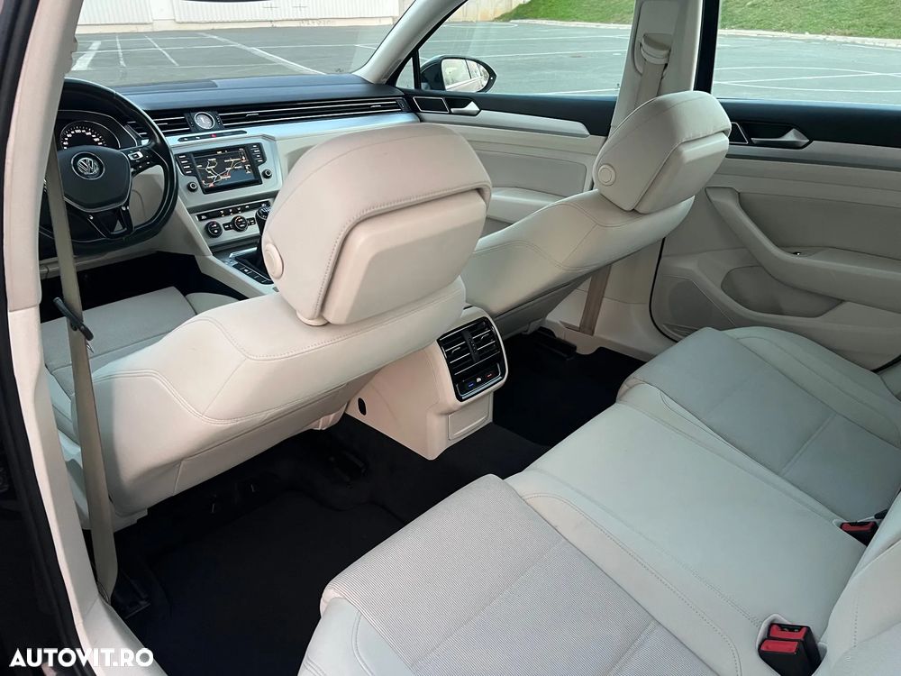 Volkswagen Passat - 22