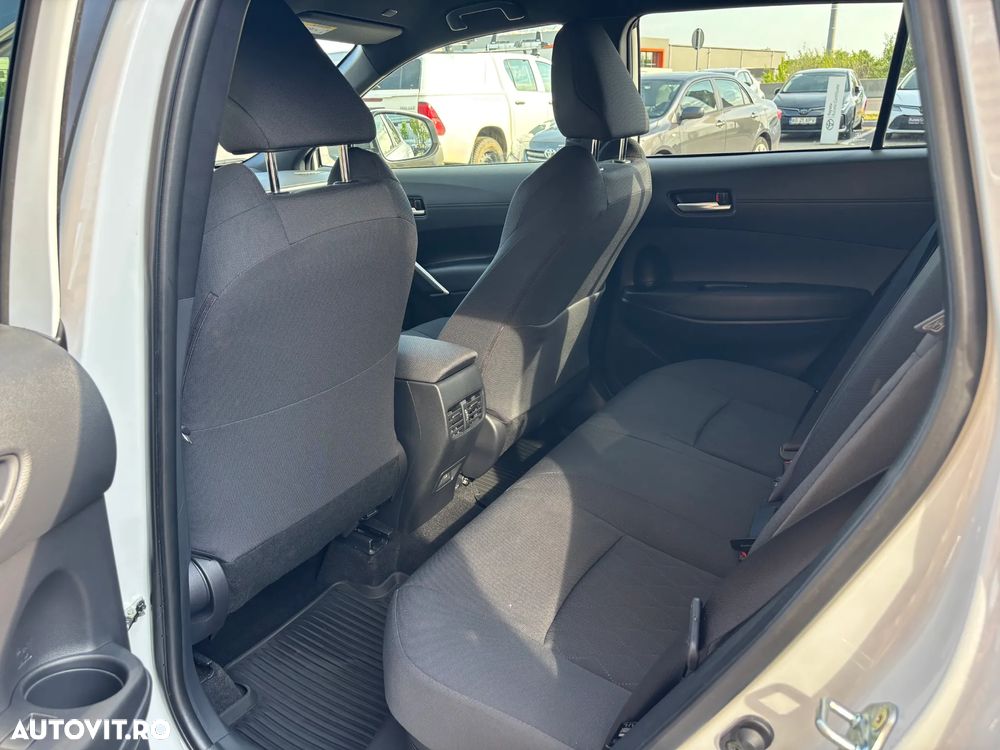 Toyota Corolla Cross - 14