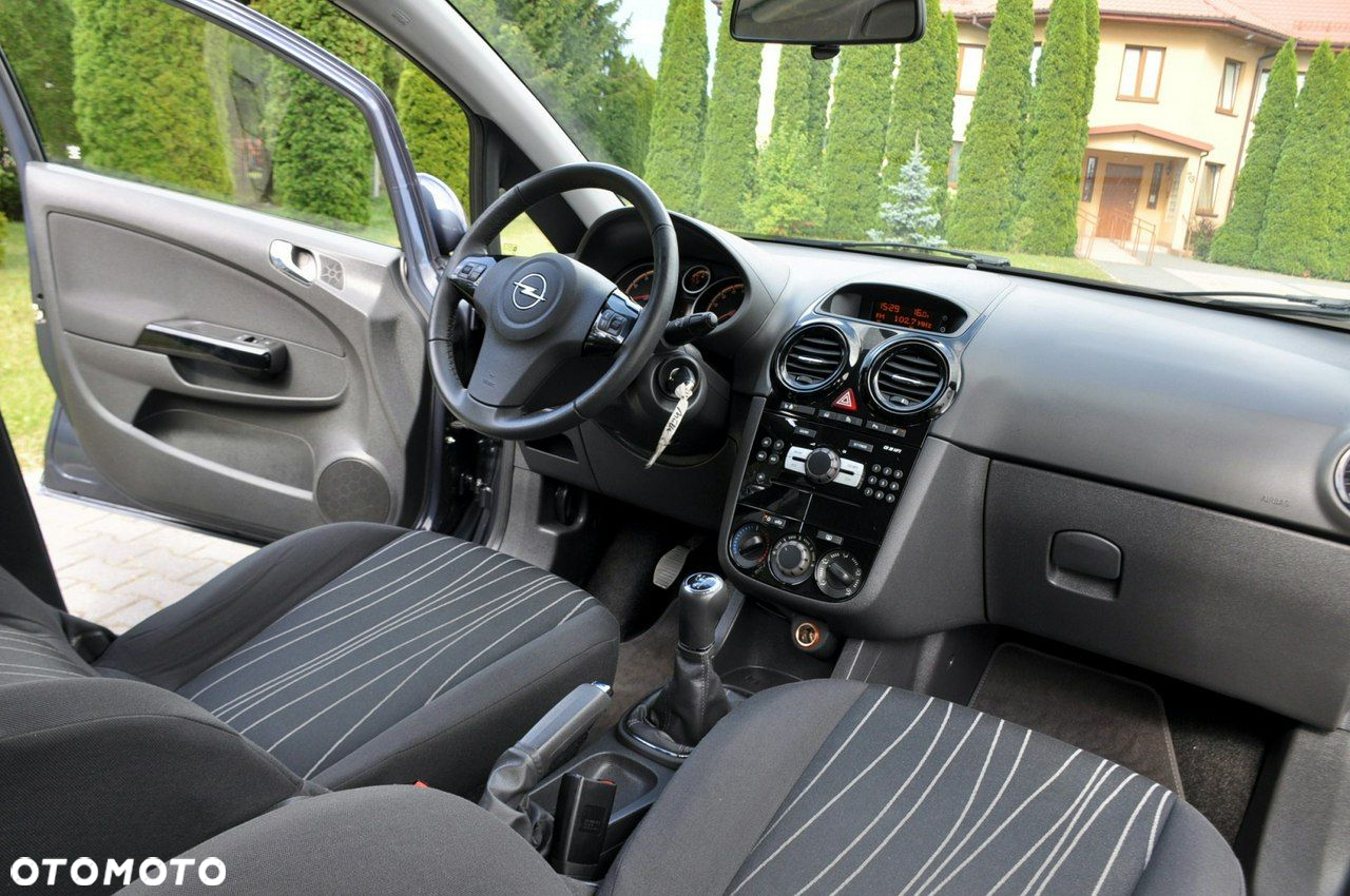 Opel Corsa - 25