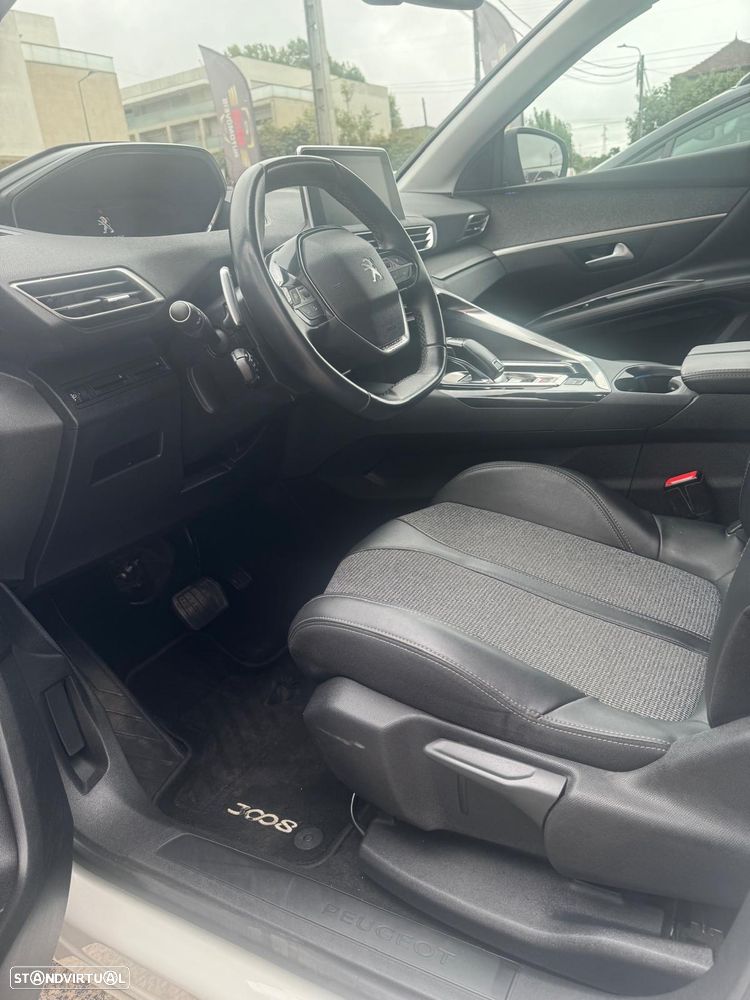 Peugeot 3008 PureTech 130 Stop & Start GPF EAT8 Allure Pack - 9