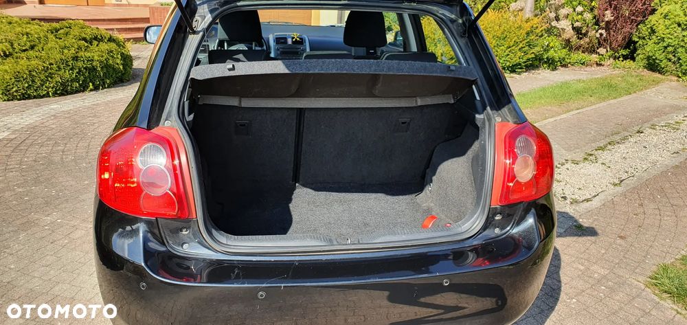 Toyota Auris 1.6 VVT-i Premium - 17