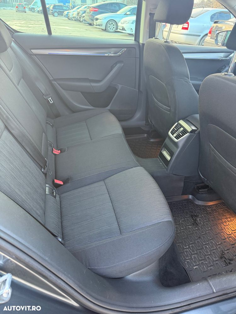 Skoda Octavia 2.0 TDI 4X4 STYLE - 11