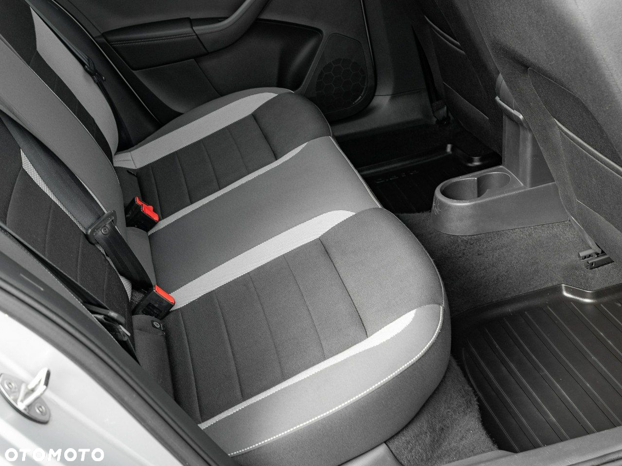 Skoda RAPID 1.0 TSI Ambition - 31