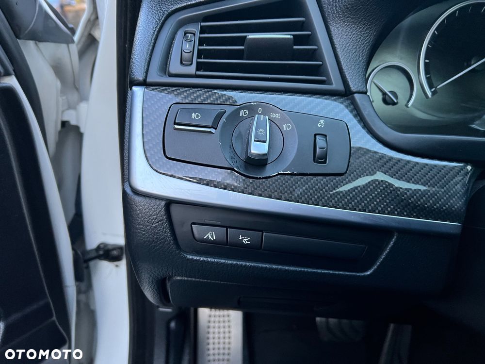 BMW Seria 5 535i Sport-Aut - 18