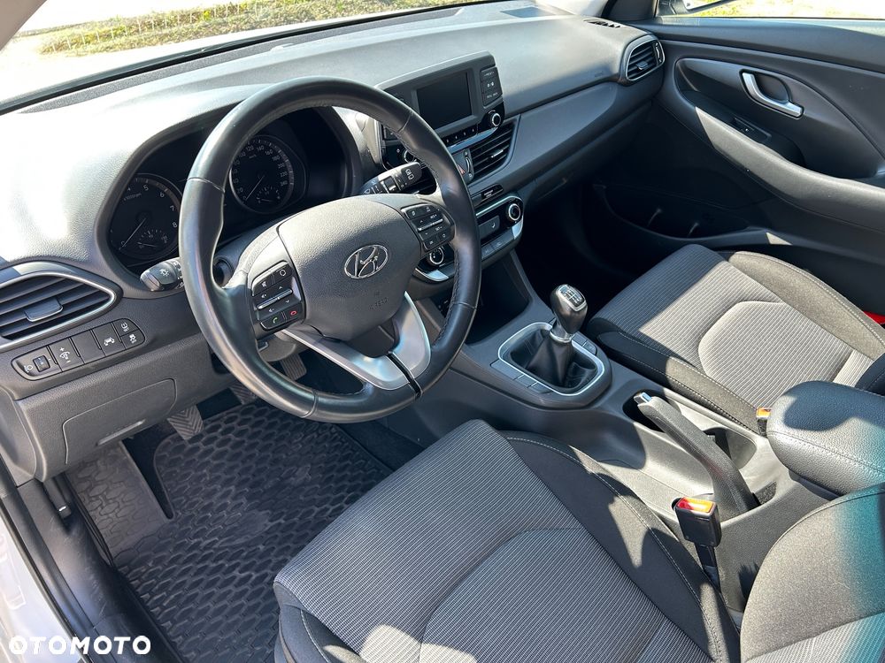 Hyundai i30 1.4 Classic + - 11