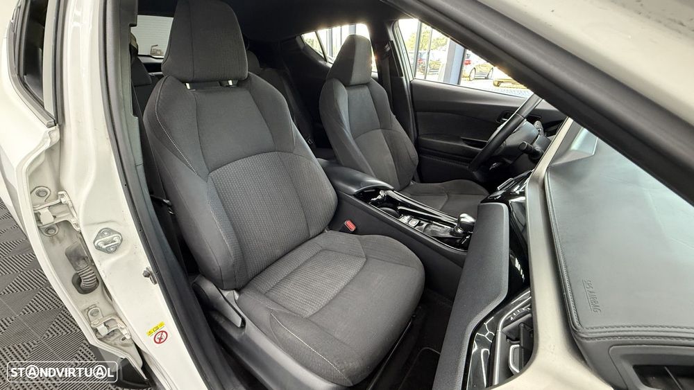 Toyota C-HR 1.8 Hybrid Square Collection - 16