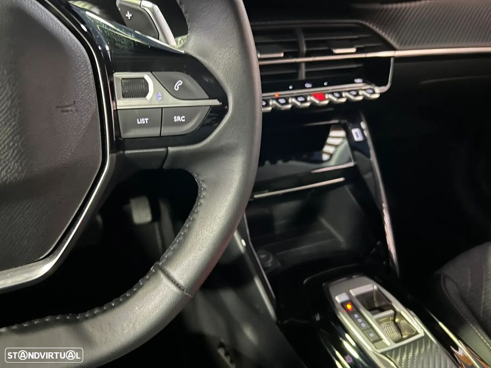 Peugeot 208 - 18