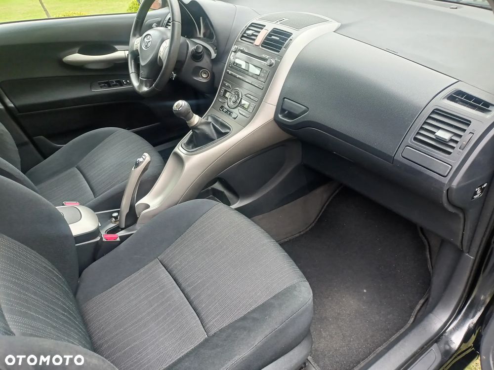 Toyota Auris 1.6 VVT-i Executive - 9