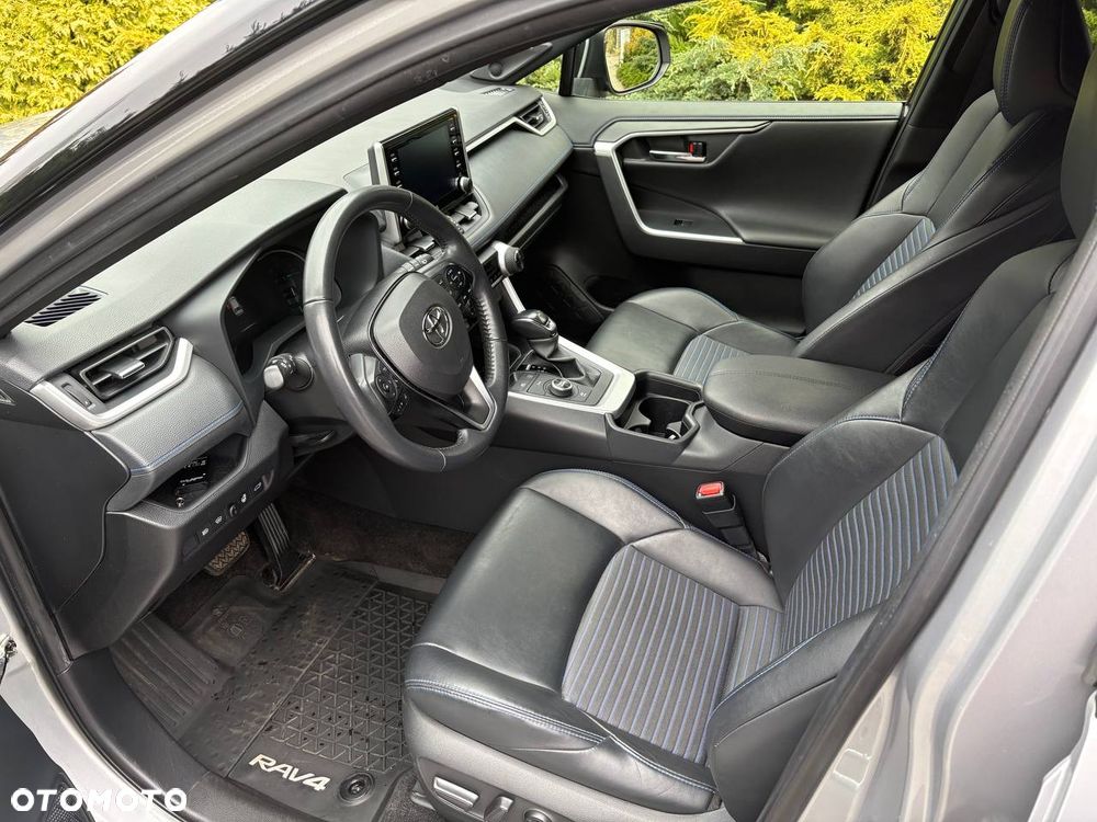 Toyota RAV4 - 11