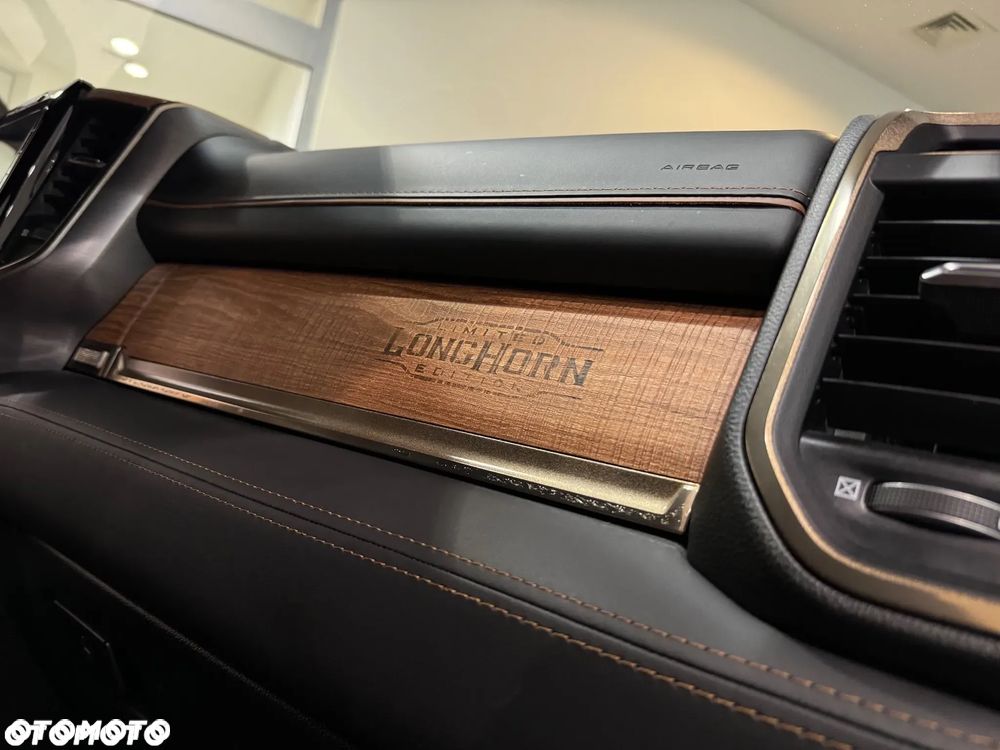 RAM 1500 Crew Cab Longhorn - 39