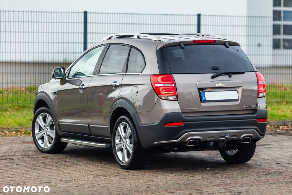 Chevrolet Captiva 2.2 d LTZ - 17