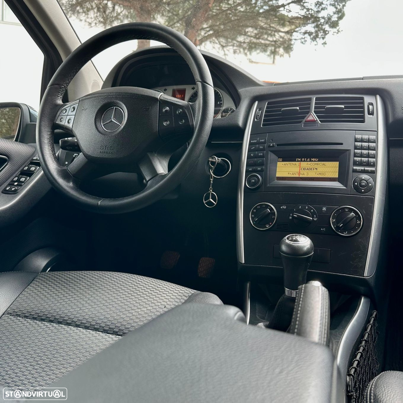 Mercedes-Benz B 180 - 15