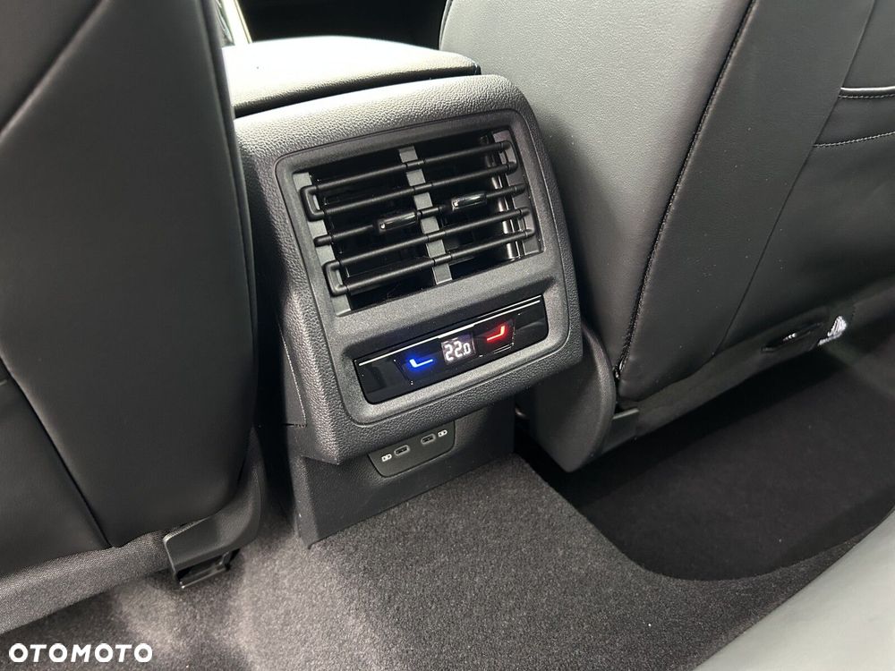 Volkswagen Golf - 30