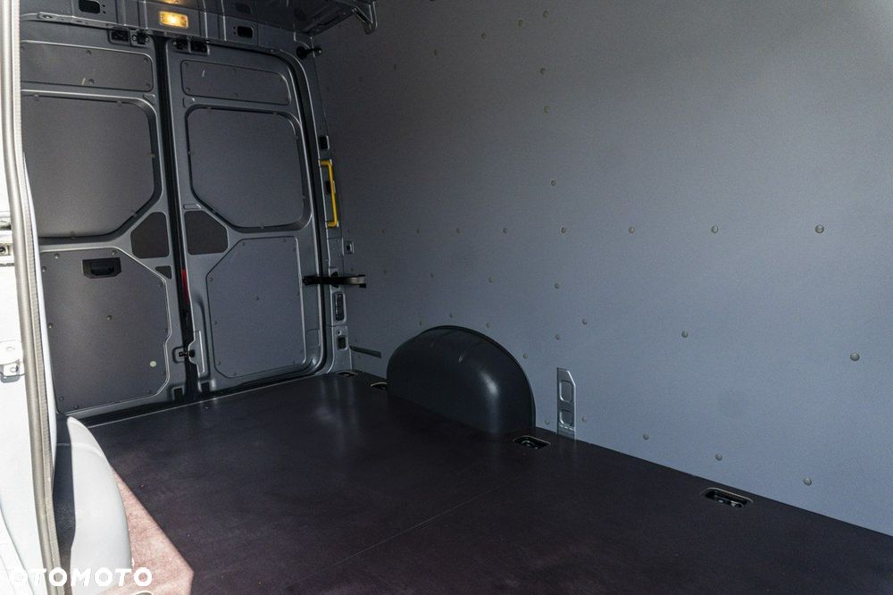 Volkswagen Crafter - 11