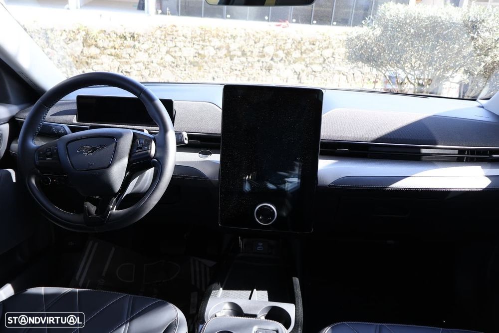 Ford Mustang Mach-E Standard - 11