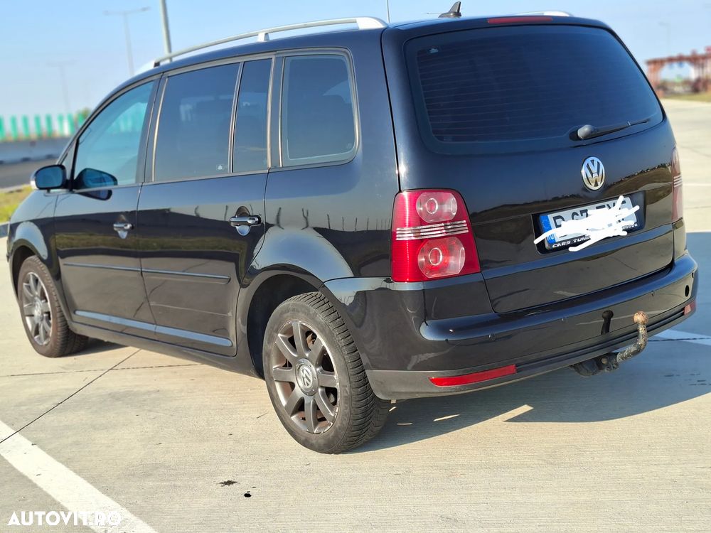 Volkswagen Touran - 4