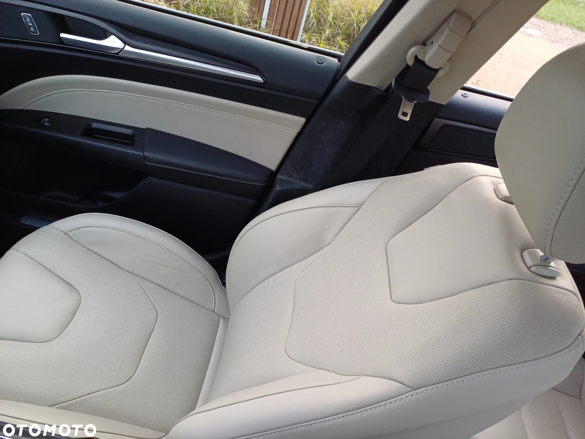 Ford Fusion 2.0 EcoBoost Titanium - 19