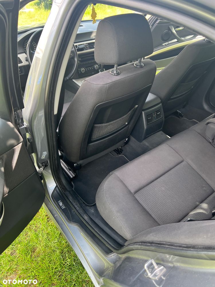 BMW Seria 3 318d DPF Edition Lifestyle - 11