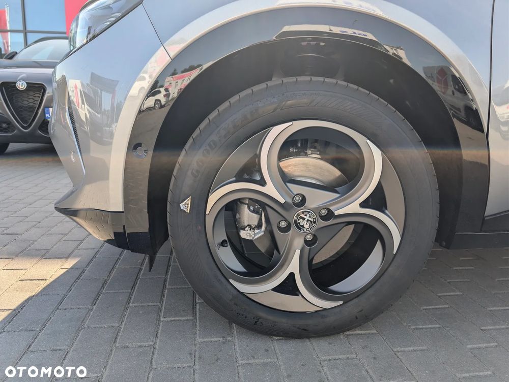 Alfa Romeo Junior 1.2 mHEV Sport Speciale eDCT - 8