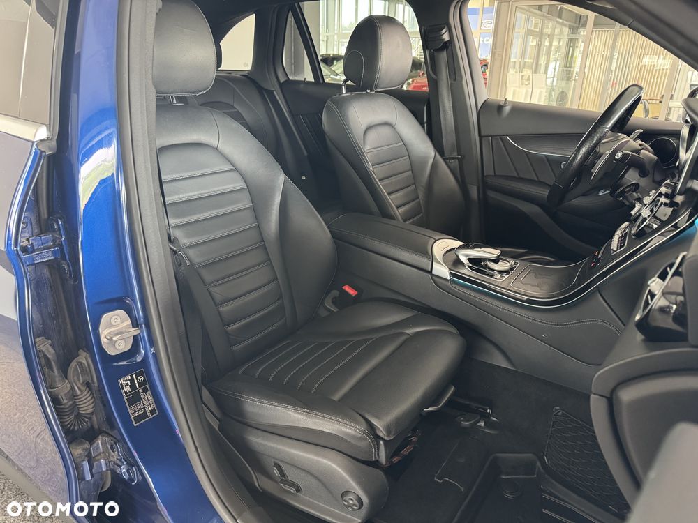 Mercedes-Benz GLC 250 d 4Matic 9G-TRONIC AMG Line - 36