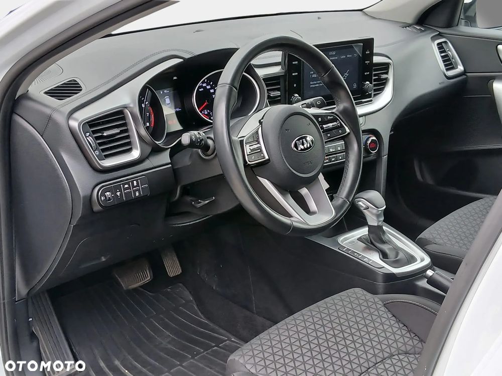 Kia Ceed 1.4 T-GDI M DCT - 9