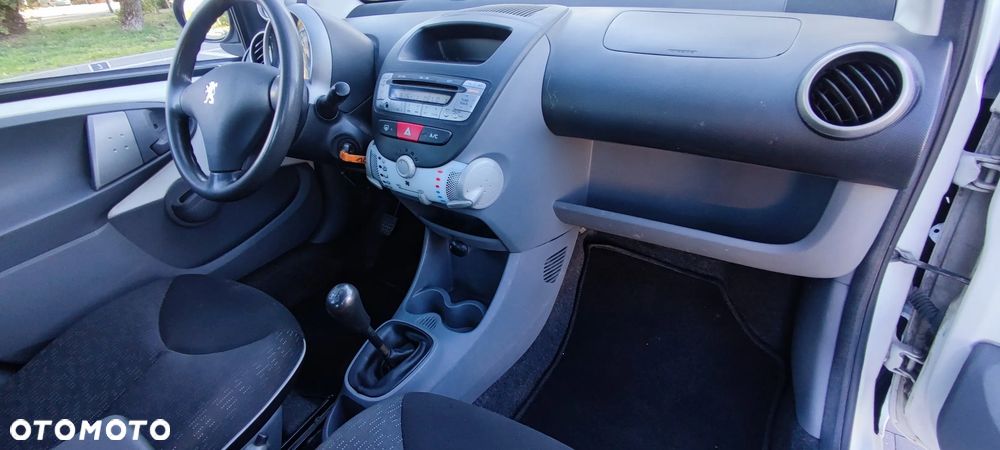 Peugeot 107 1.4 HDI Trendy - 26