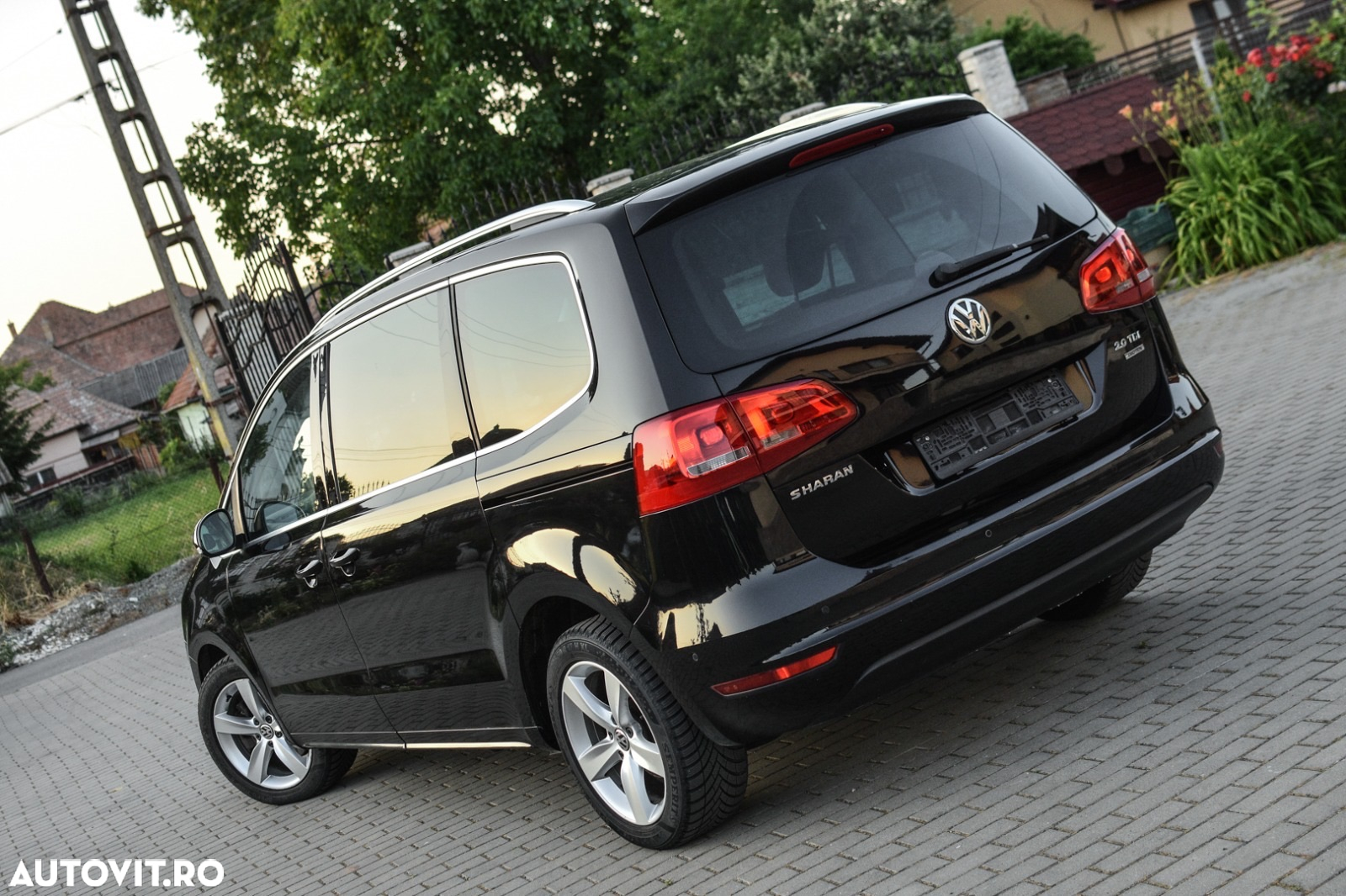 Volkswagen Sharan 2.0 TDI 4MOTION BlueMotion Technology Highline - 4