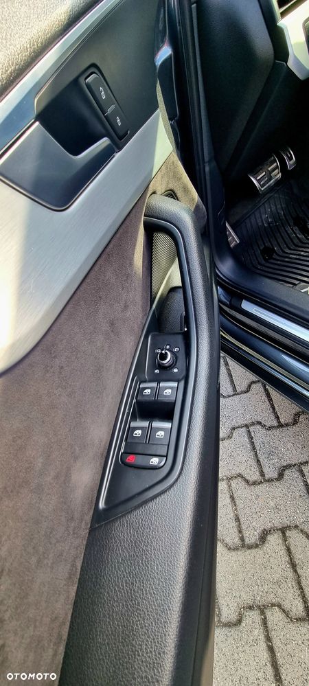 Audi A4 Avant 2.0 TDI Quattro S tronic - 13