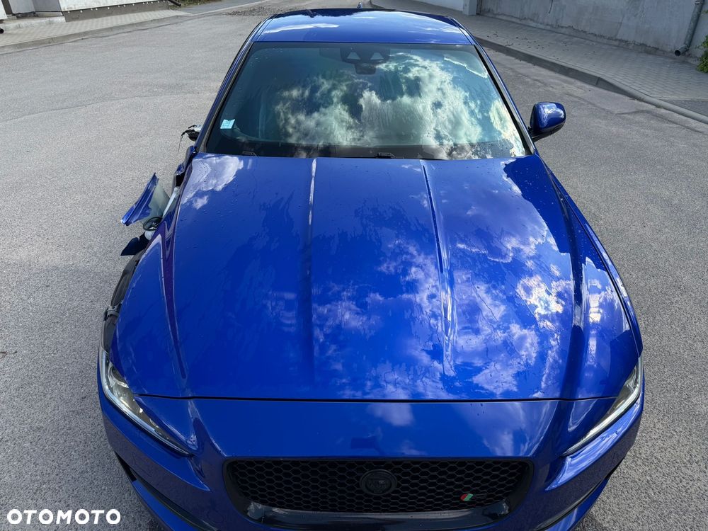 Jaguar XE 2.0 D AWD R-Sport - 15