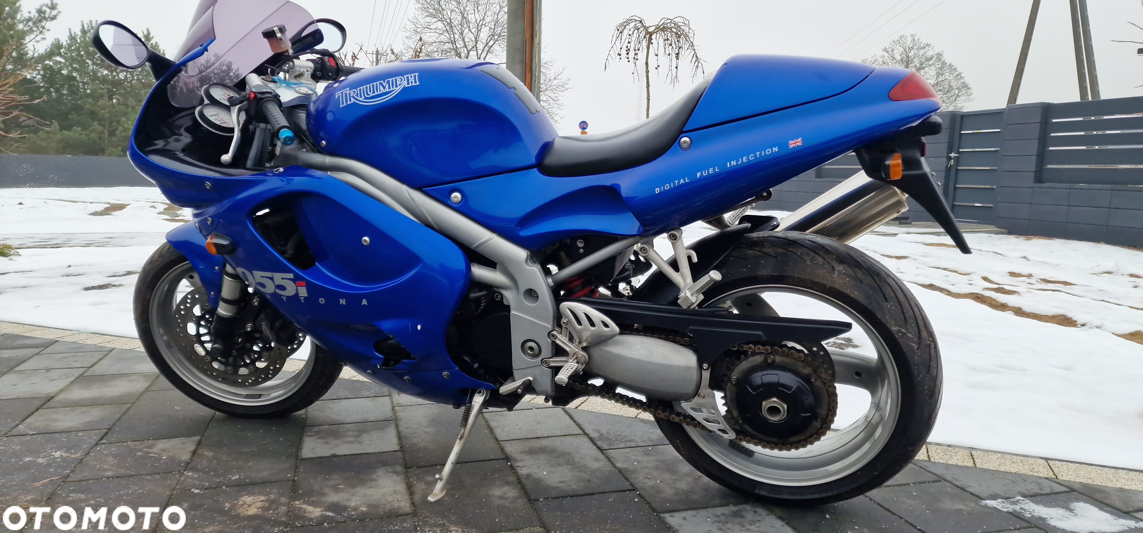 Triumph Daytona - 8