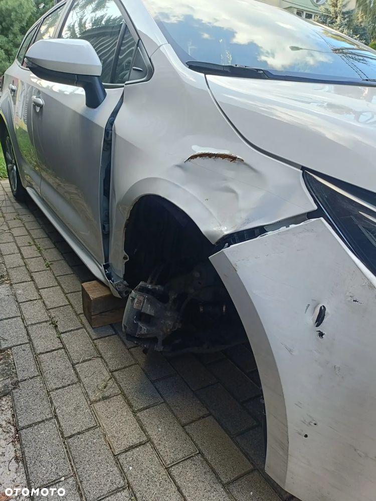 Toyota Corolla 1.8 Hybrid Comfort - 24