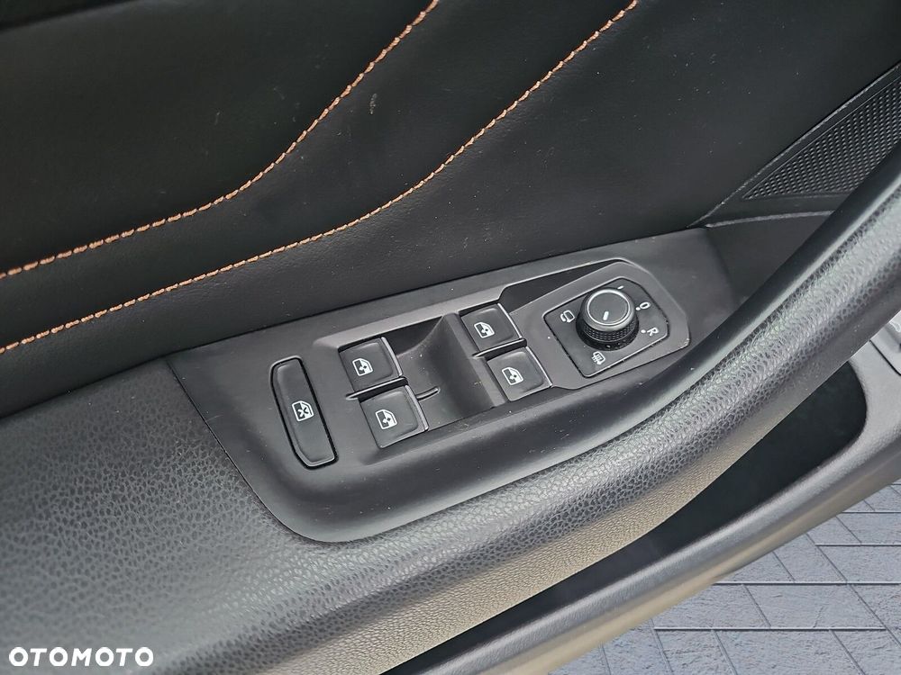 Volkswagen Passat - 16