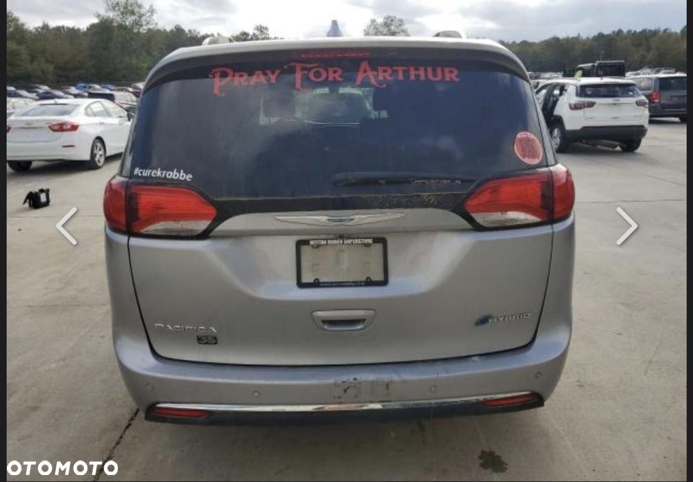 Chrysler Pacifica - 17