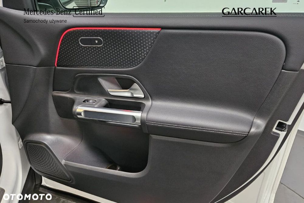 Mercedes-Benz GLB - 27